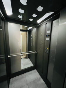 Μοντέρνος ανελκυστήρας προσώπων 5 στάσεων